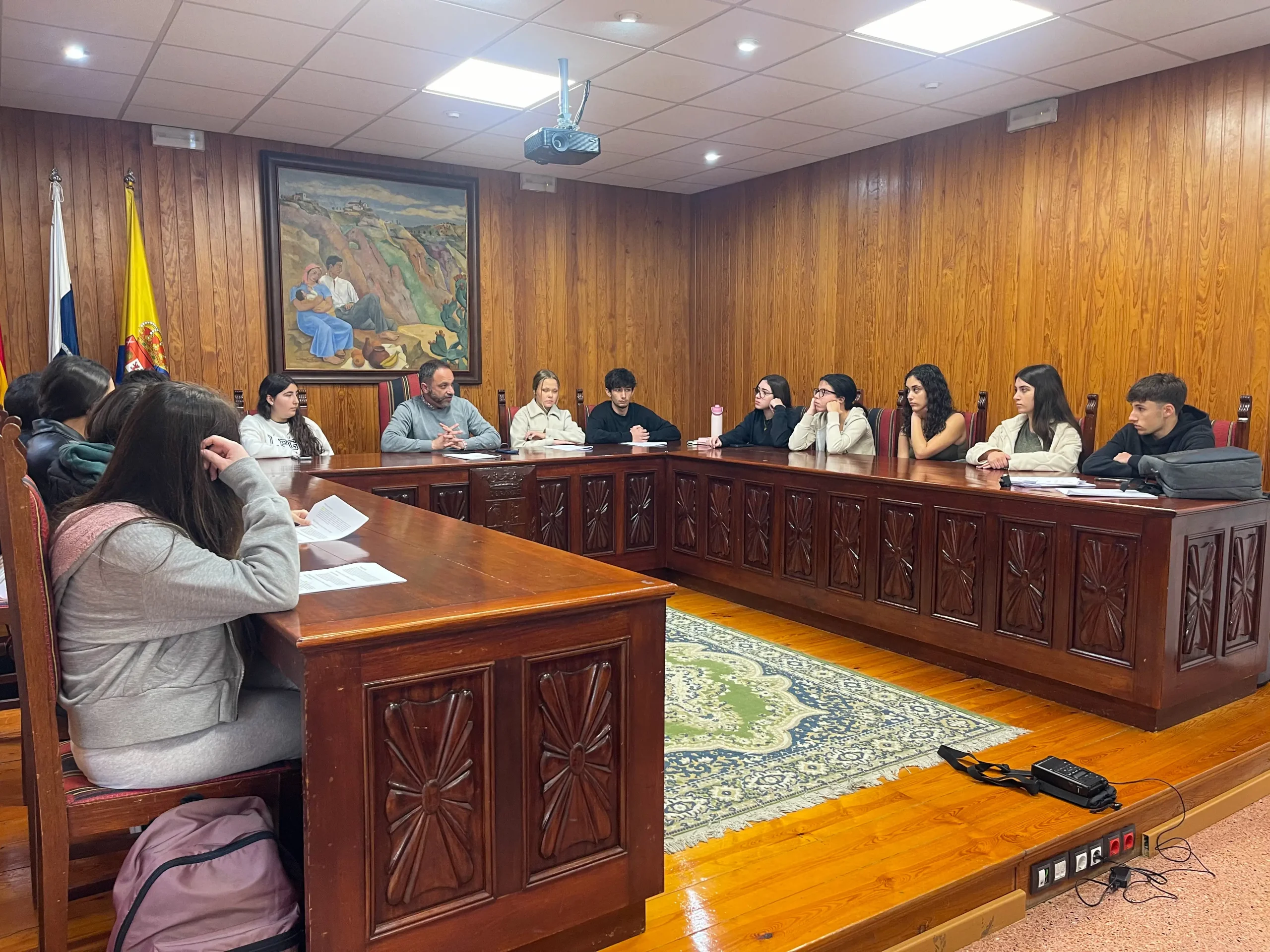 La Villa de Moya celebra el Pleno Juvenil