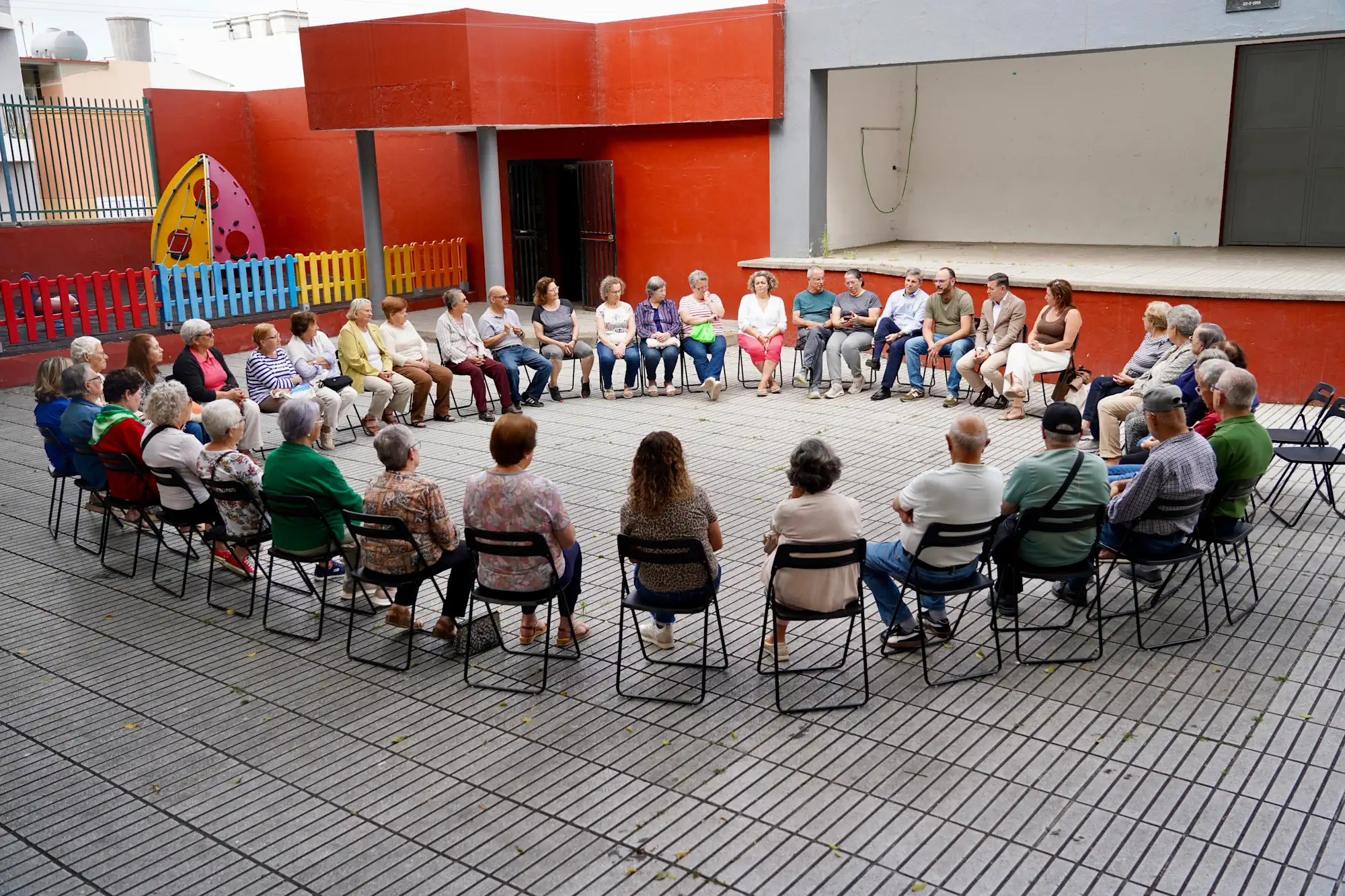 Primero Canarias apoya la solicitud de mejoras en la conectividad y los servicios básicos del barrio de Piletas