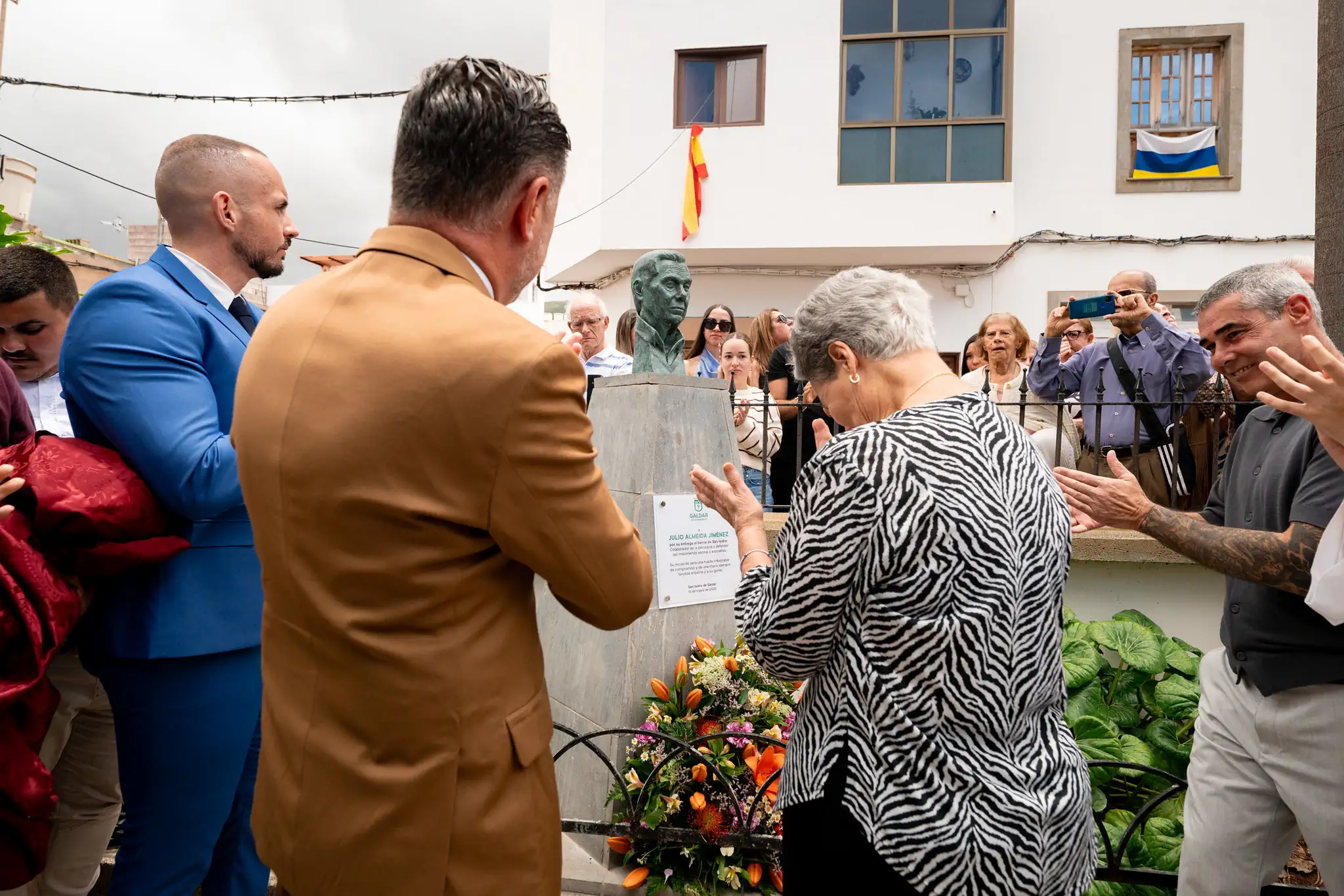Busto Homenaje A Julio Almeida Joyero Fallecido De San Isidro