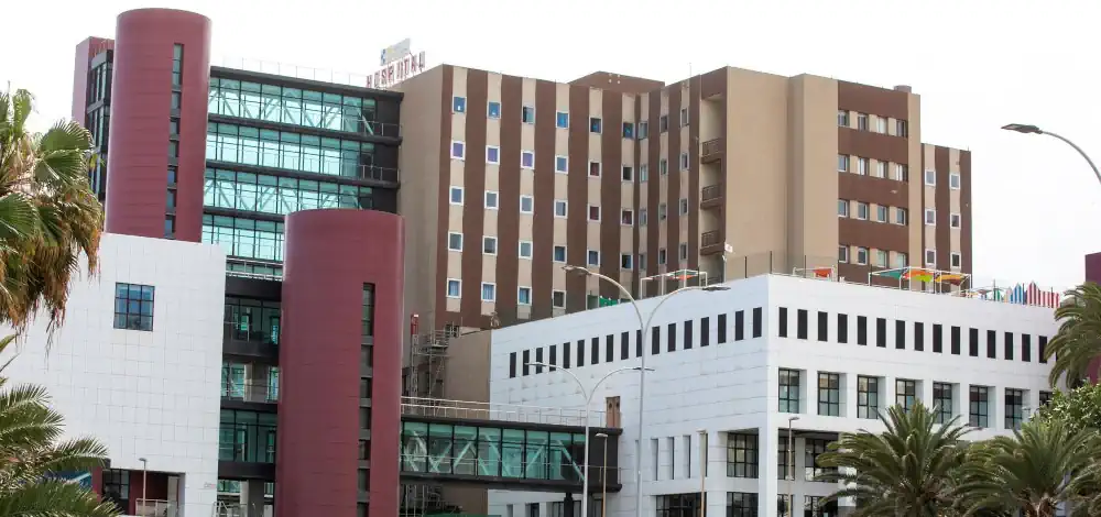 La Policía Nacional detiene a un paciente por amenazas, insultos y actos intimidatorios continuados al personal sanitario del Hospital Insular