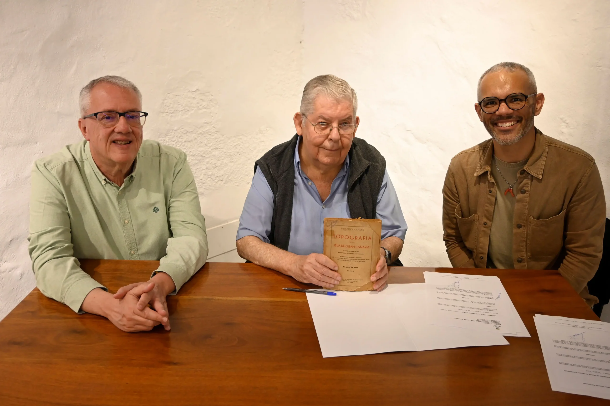 El Museo Agáldar recibe la donación del ejemplar histórico de la Topografía de Gran Canaria (1678)