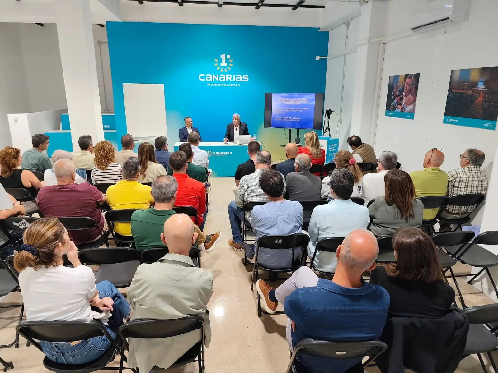 Francisco Socorro diserta sobre la gestión de los presupuestos públicos en la sede de Primero Canarias.