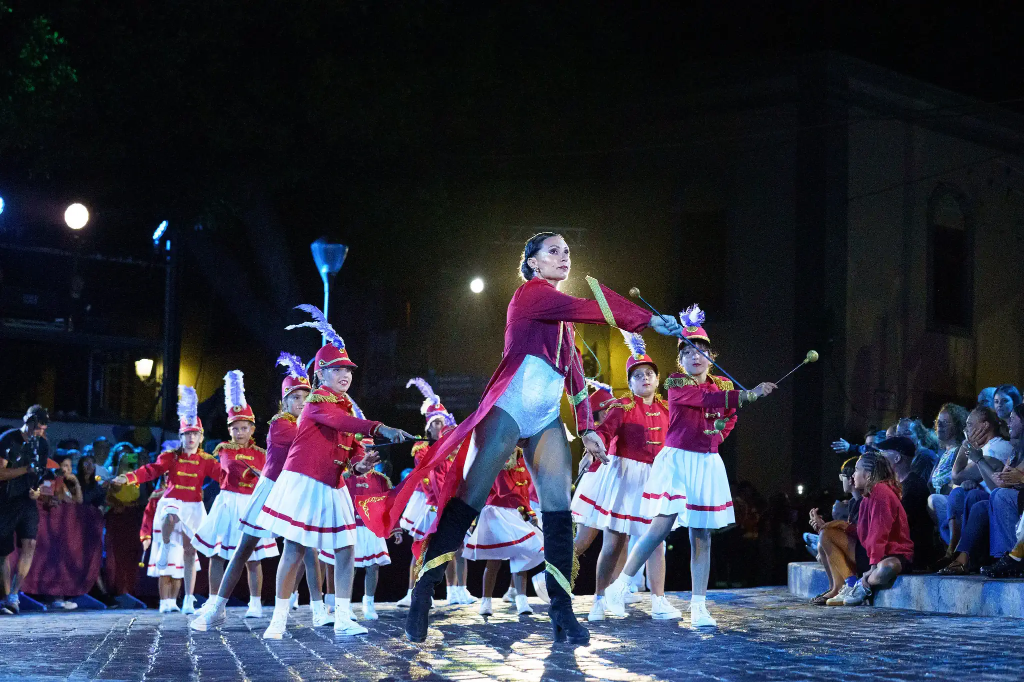 El Grupo De Majorettes Durante Su Actuación En La Cabalgata De Carrozas Del Pasado Año