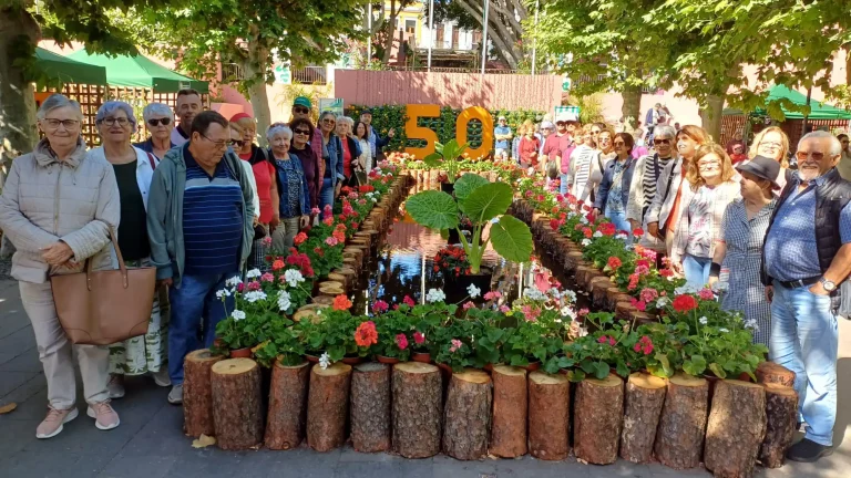 Foto De Familia Durante La Visita A La Exposición A Florabrígida