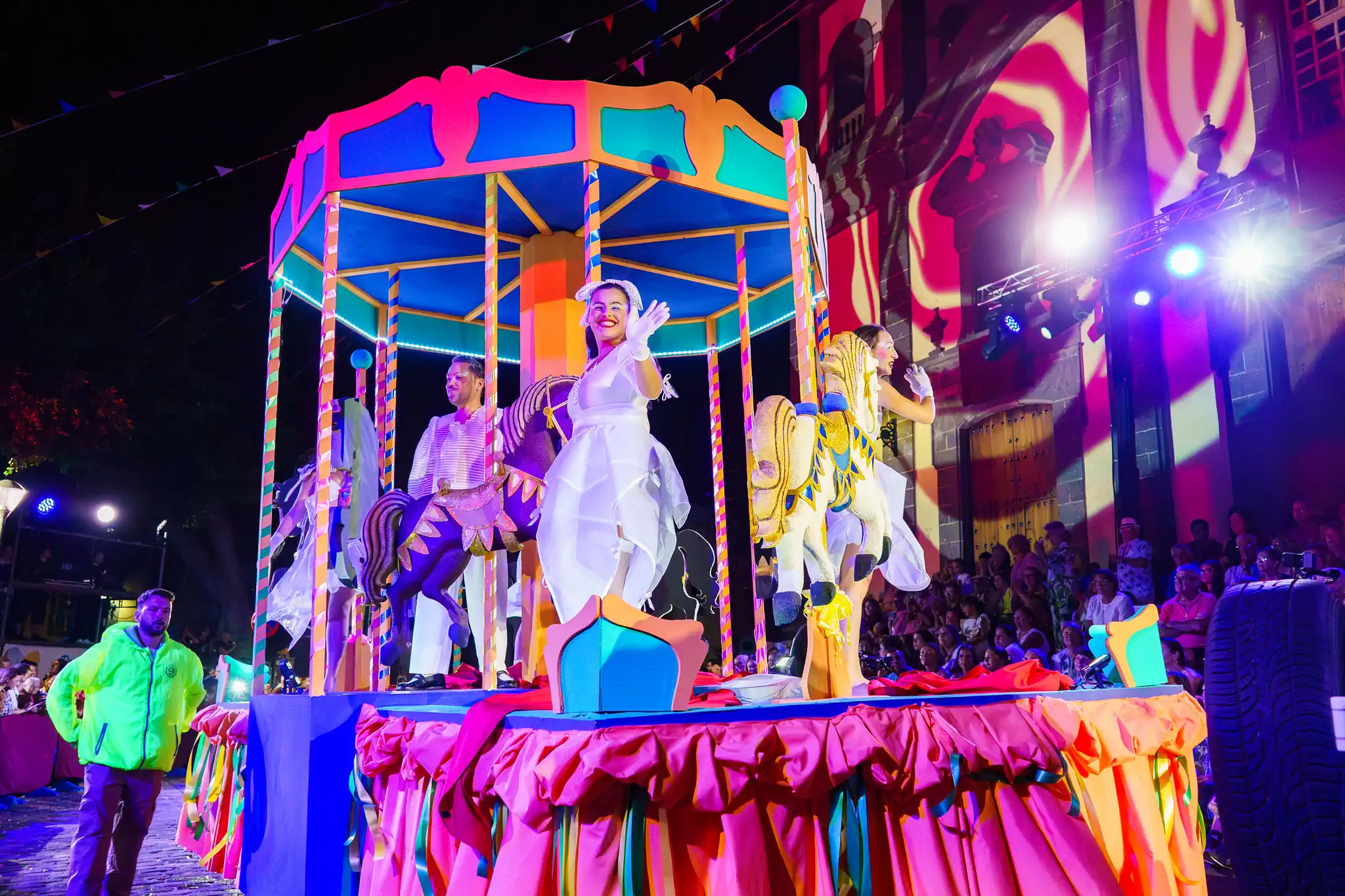 Imagen De La Cabalgata De Carrozas Del Pasado Año, Una Celebración Donde Los Figurantes Cobran Un Especial Protagonismo