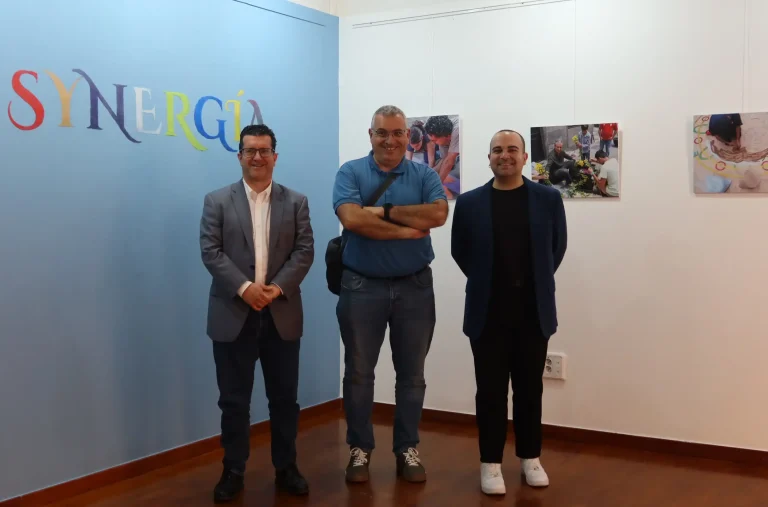 Inauguración SynergÍa. De Izq. A Dercha. Alcalde Arucas Juan Jesús Facundo, Job Marrero Alemán, Conc. Cultura Carlos González
