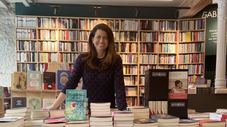 La Escritora Andrea Kñallinsky