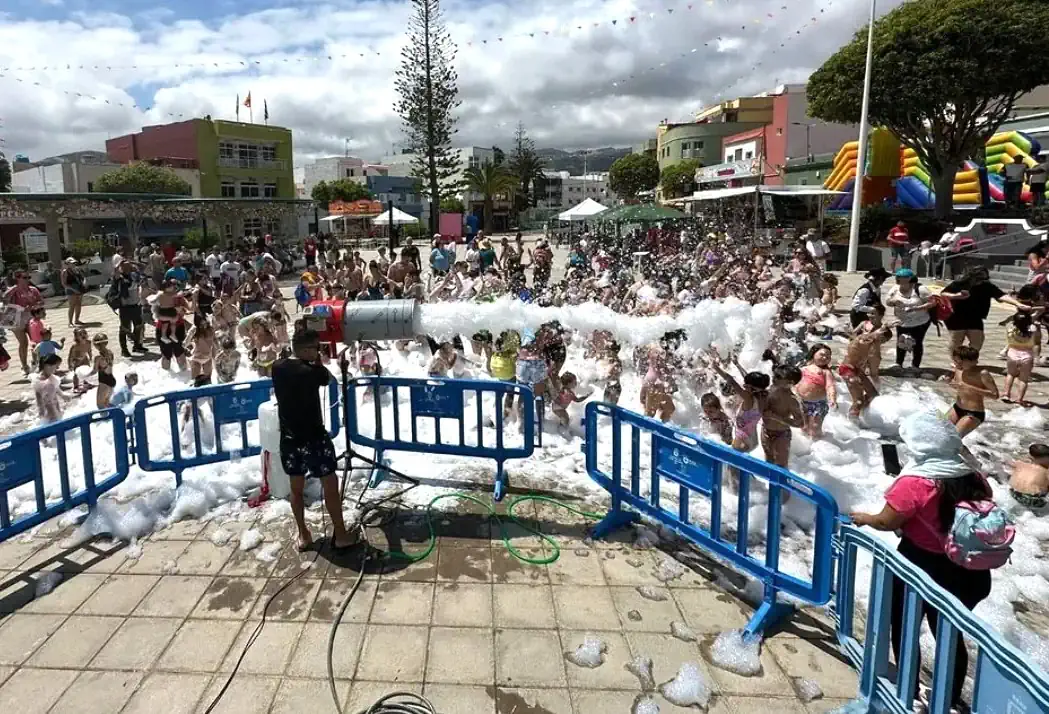 La Plaza De La Atalaya Acogerá Nuevamente Este Sábado La Fiesta De La Espuma De Estas Fiestas