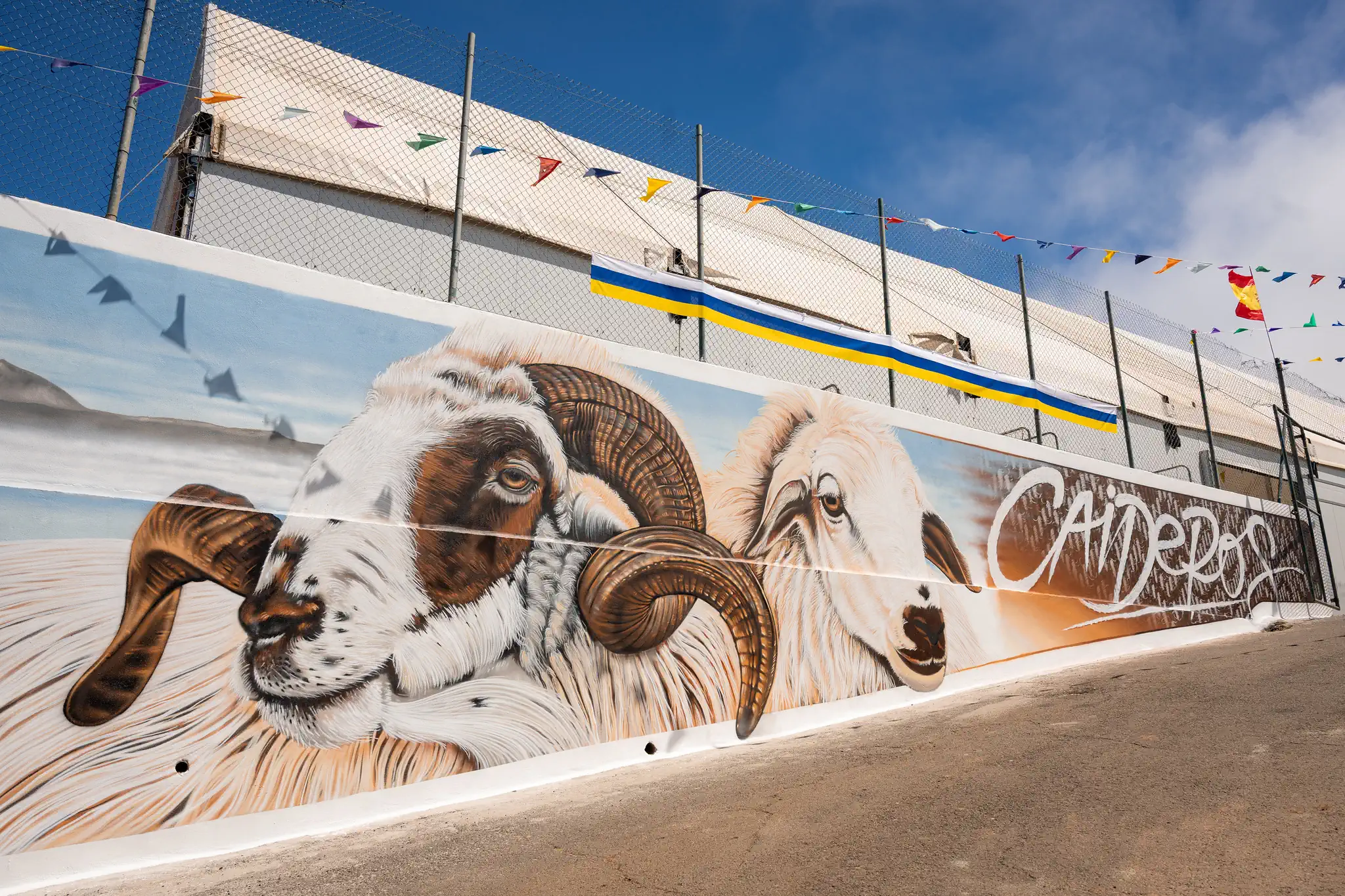 Gáldar inaugura en Caideros un mural dedicado a la tradición ganadera