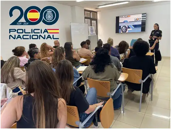 La Policía Nacional refuerza la protección de los menores con una jornada formativa para profesionales de centros de menores del cabildo
