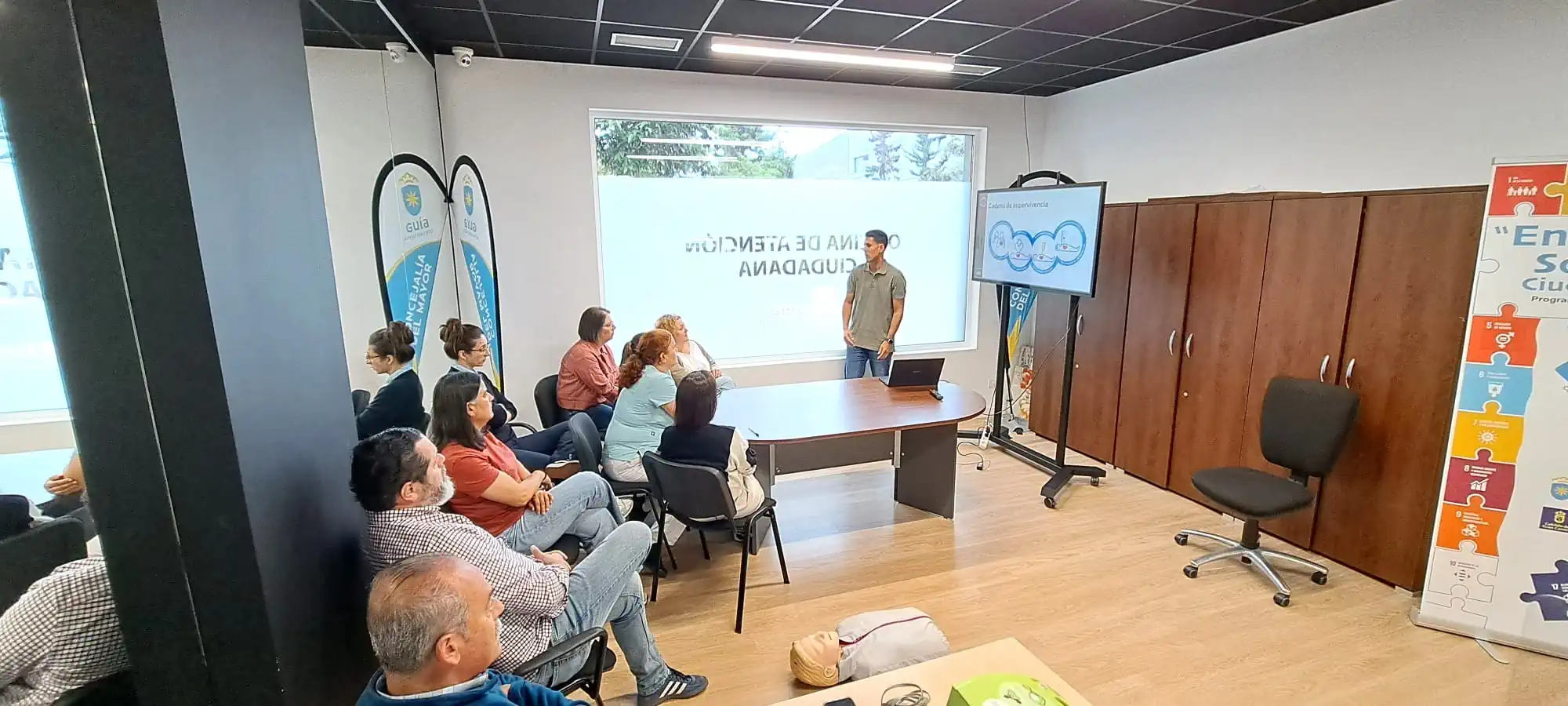 Un Momento De La Formación Técnica Y De Primeos Auxilios Impartida Para El Personal De La Oficina De Atención Ciudadana 1