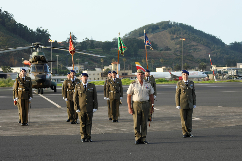 El Teniente Coronel Ezquerra Toma El Mando Del Batallón De Helicópteros De Maniobra Vi Del Mando Militar De Canarias