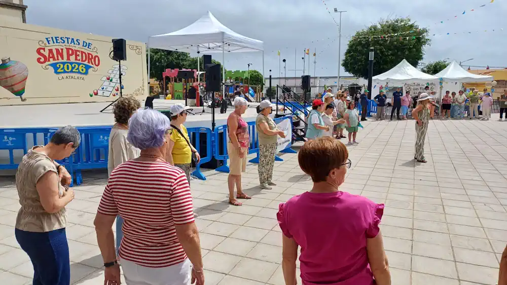 La Atalaya acoge en sus fiestas patronales un encuentro de mayores para disfrutar de una jornada de convivencia, talleres,  baile y almuerzo comunitario