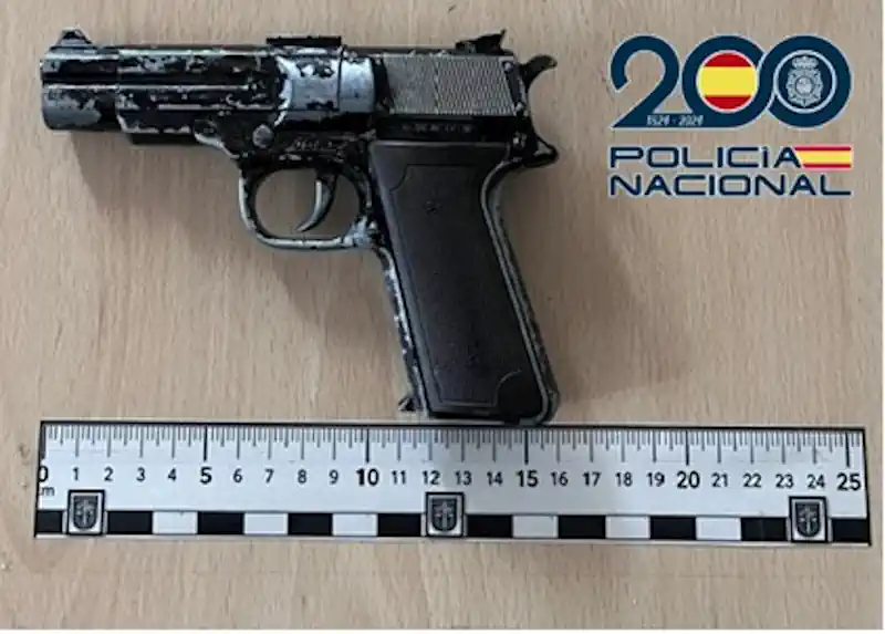 Pistola