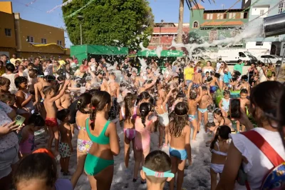 Barrial demuestra el poder de convocatoria de sus fiestas con una multitudinaria jornada infantil