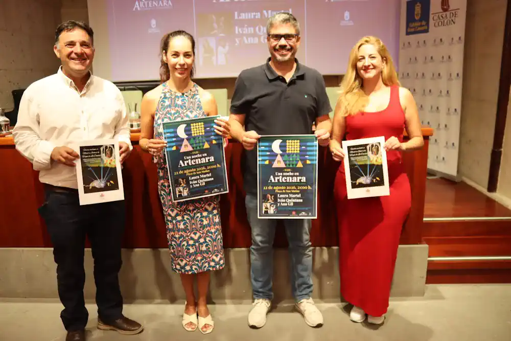 Jesús Díaz, Guacimara Medina, Sergio Alonso Y Dina González Con El Cartel Del Concierto Y Las Fiestas De Artenara