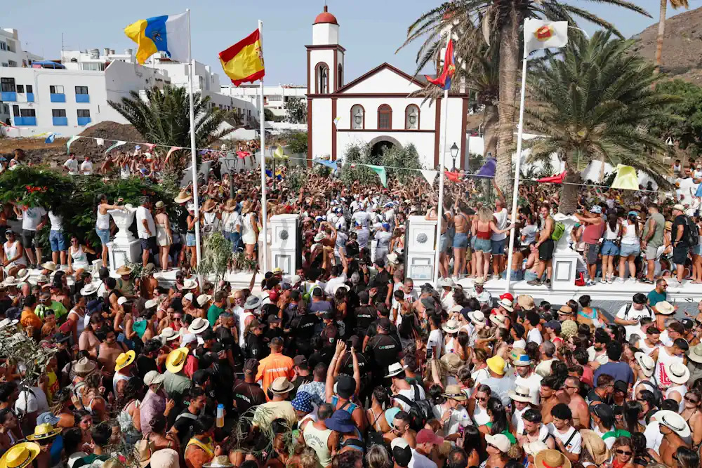 Explosión de música junto al mar para cerrar La Rama en la Villa Marinera de Agaete