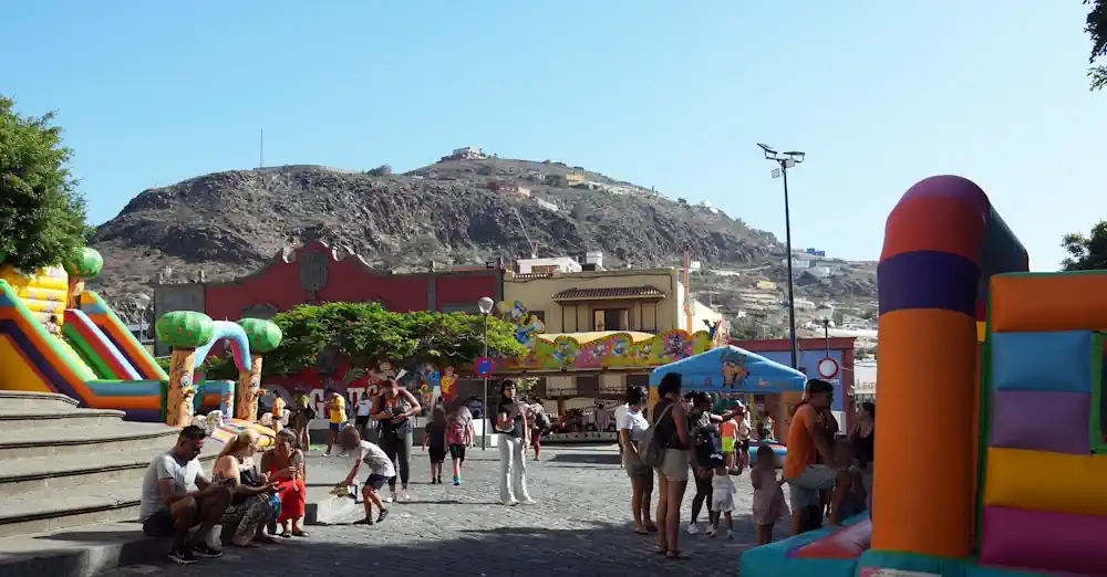 El espectáculo familiar de Vaiana y los castillos hinchables llenaron de diversión y magia las Fiestas de La Virgen 2026 en Guía