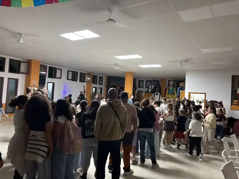 Asistentes a una actividad de Halloween en San Isidro