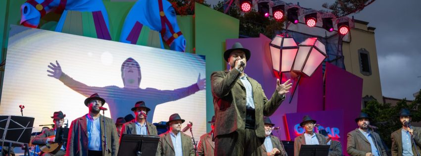 Actuación de la Agrupación Tigaray