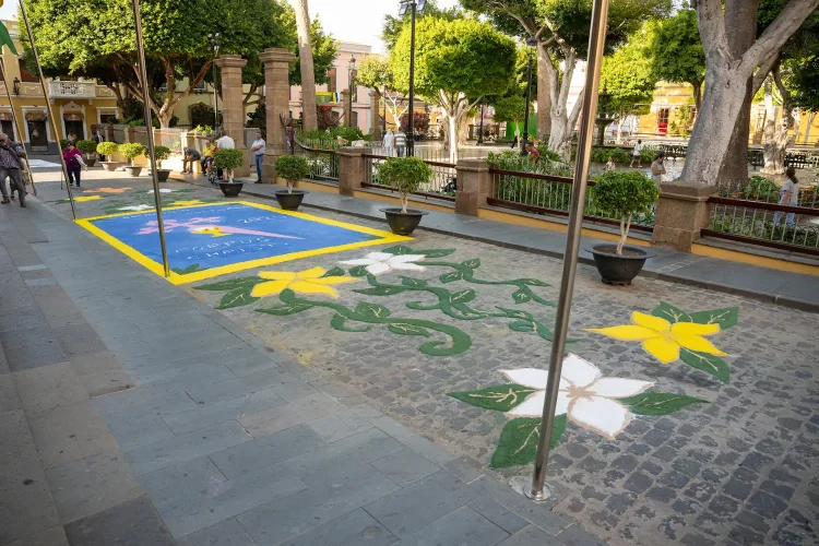 Alfombras De Sal Del Corpus Christi En 2025 Frente Al Santuario De Santiago