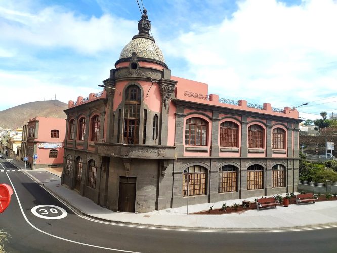 Antiguo Instituto De Guía Sede De Las Escuelas Artísticas Ciudad De Guía