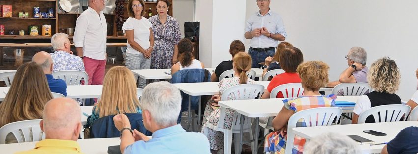 Apertura del curso de Estudios Gastronómicos con Tine Martín Vanessa Santana Rita Cabrera y José Miguel Álamo de derecha a izquierda