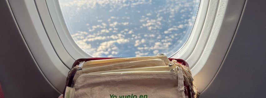 Binter ha repartido a sus pasajeros un neceser para celebrar su 36 aniversario