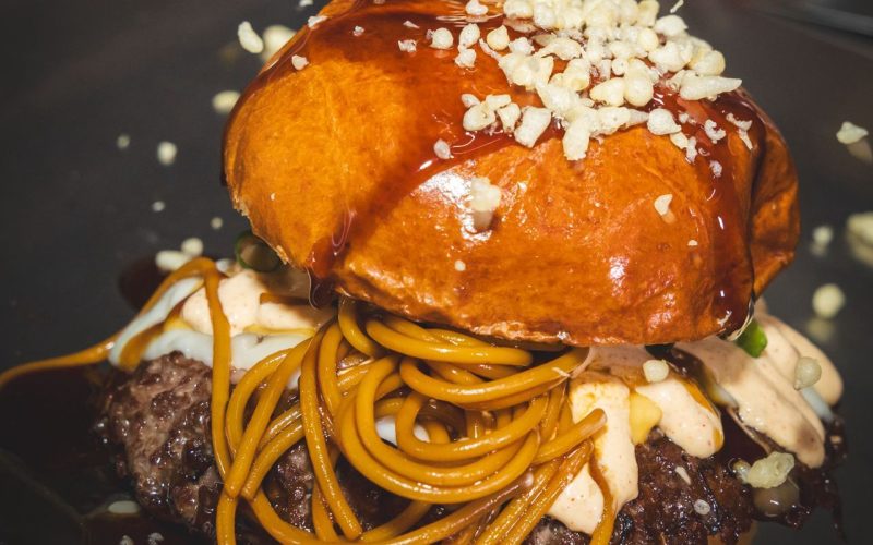 Burger_NoodleQueen_EstáRico_ParticipanteLocal