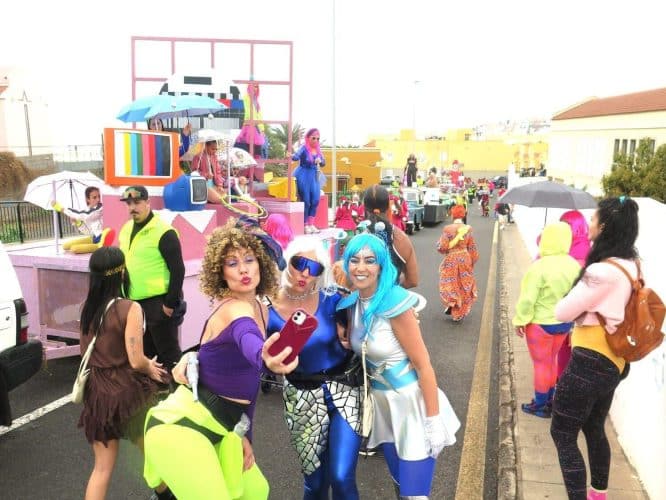 Cabalgata Del Carnaval En Familia Del Pasado Año (2)