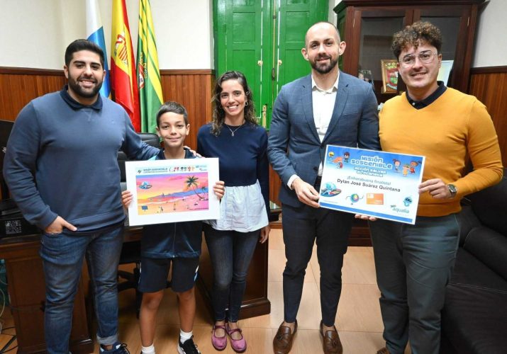 De Derecha A Izquierda, Cristian Perdomo, Julio Mateo, Fiamma Quintana, Dylan José Suárez Y Miguel González