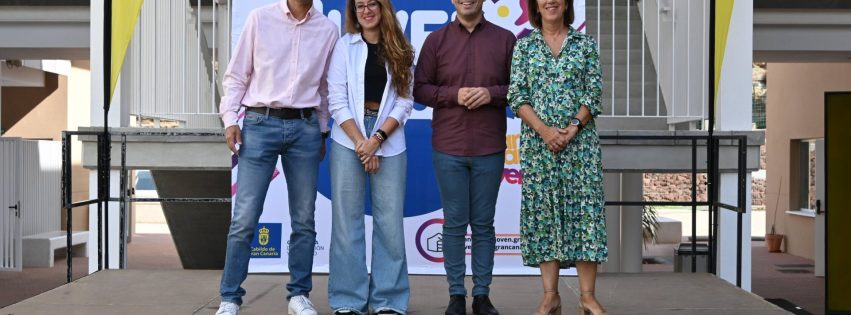 De derecha a izquierda Rita Cabrera Antonio María Benítez Olaia Morán y José Miguel Quesada director del IES Agáldar