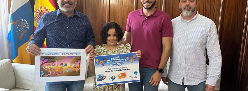 El alcalde Alfredo Gonçalves Ferreira junto a Alma Gordillo el representante de Aqualia Víctor Domínguez y el concejal de Educación Alejandro Rivero