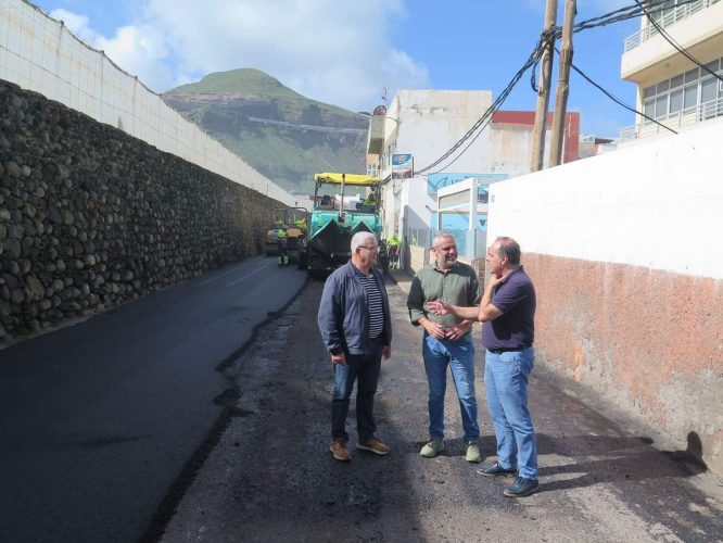 El Alcalde, Alfredo Gonçalves Ferreira, Y Los Concejales De Vías Y Obras, Juan Jiménez, Y Urbanismo, José Manuel Santana, Durante La Visita A San Felipe