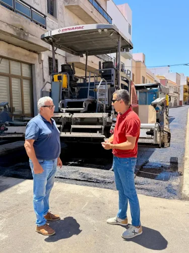El Concejal De Vías Y Obras, Juan Jiménez, Junto Al Director Técnico De La Obra, Carlos Cabrera, Durante Una Visita A Los Trabajos En La Calle Donoso Cortés De La Atalaya