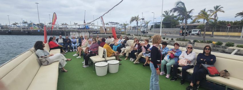 El paseo en barco permitió contemplar Las Palmas de Gran Canaria desde sus aguas