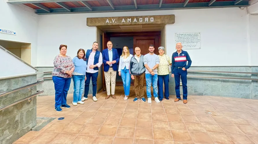 El Viceconsejero Felipe Alfonso El Jaber Impulsa La Dinamización Comercial Del Nuevo Mercadillo Organizado Por La A.v. Amagro De Barrial