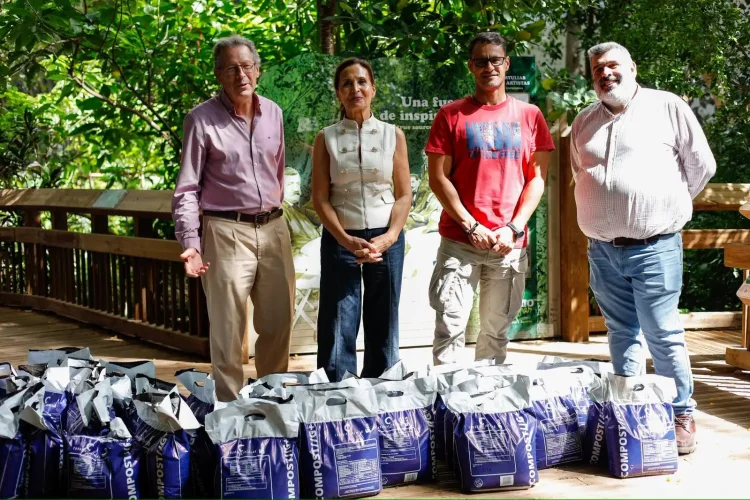 Entrega Compost G+ Al Huerto De Las Flores 5