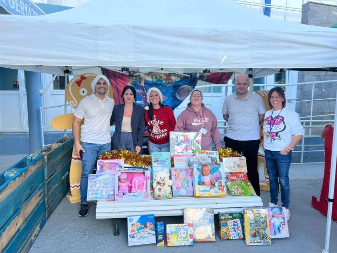 Entrega De Regalos De Pequeño Valiente A Usuarios De La Residencia Genoveva Pérez (2)