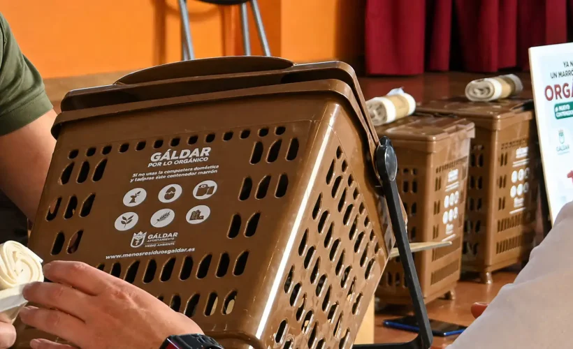 Entrega Del Contenedor Marrón