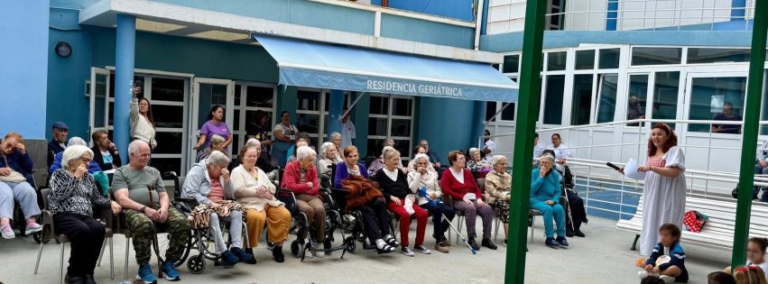 Escolares en la Residencia Genoveva Pérez