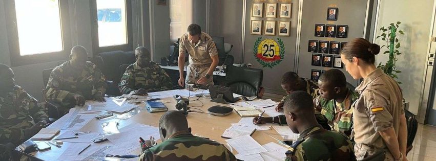 Formación a personal de la fuerza aérea de Senegal en materia SAR