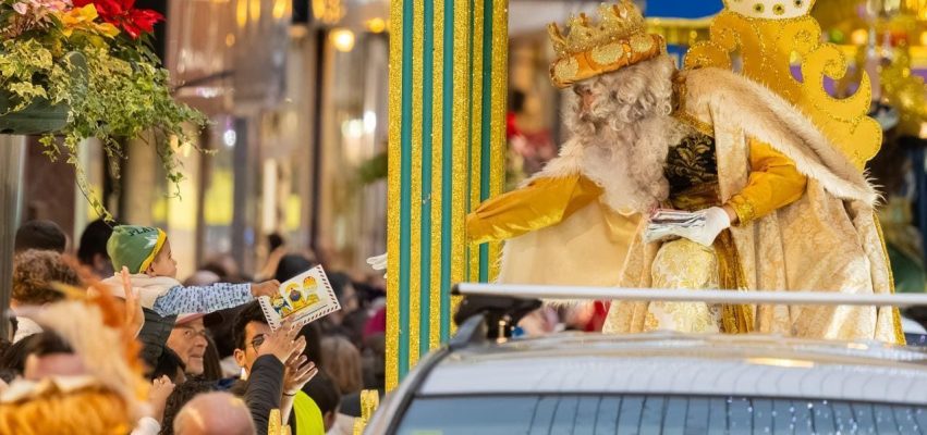 FOTO CABALGATA Y AUTO RRMM NAVIDAD GÁLDAR 05012025 (1)