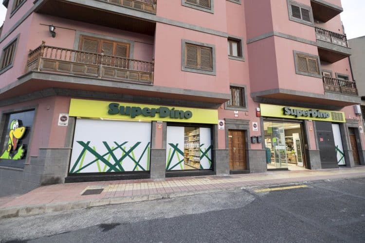 Fachada De Superdino El Naranjo En Santa María De Guía Gran Canaria