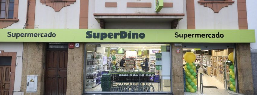 Fachada de SuperDino Teror