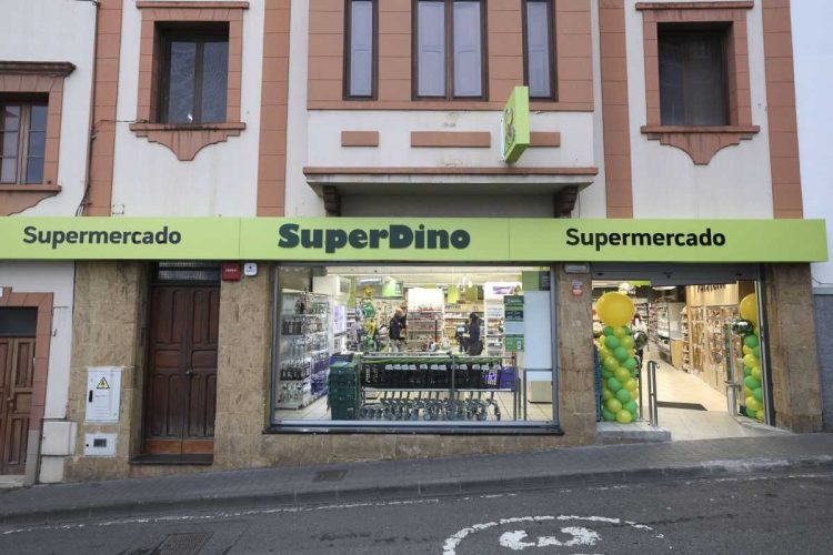 Fachada De Superdino Teror