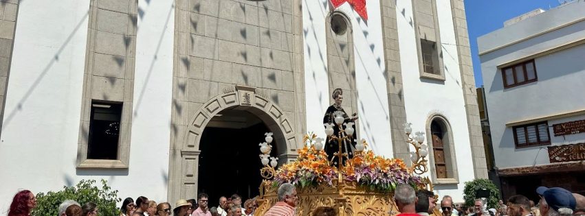 La Aldea celebra el diìa de su patroìn San Nicolaìs de Tolentino