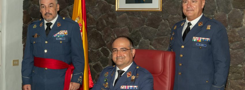 Foto Toma de posesión BA Lanzarote_Izquierda a derecha_General Vidal_Coronel Jiménez_Coronel De Haro