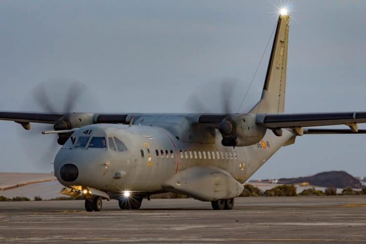 Foto De Archivo_t 21 En La Base Aérea De Gando