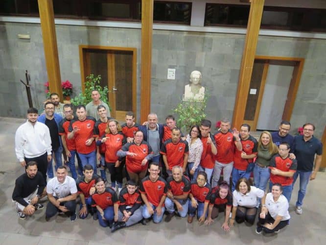 Foto De Familia Con El Alcalde Alfredo Gonçalves Ferreira Tras La Presentación Oficial Del Nuevo Equipo 1